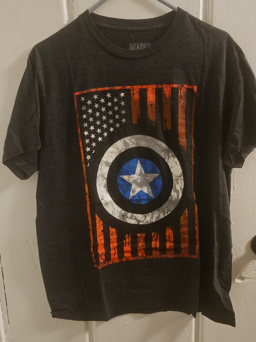 Marvel Distressed Captain America Shield Tee - Charcoal/Red/Blue